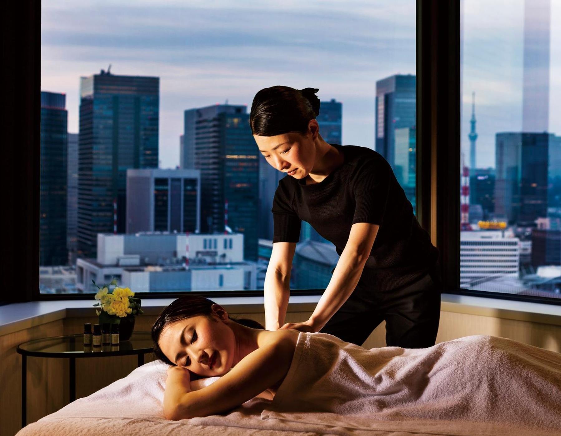 Imperial Hotel Τόκιο Εξωτερικό φωτογραφία A massage at a spa